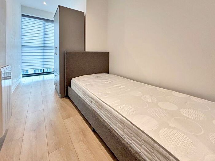 2 Bedroom Flat To Rent In Chesterfield House, Bath Road, Slough, SL1