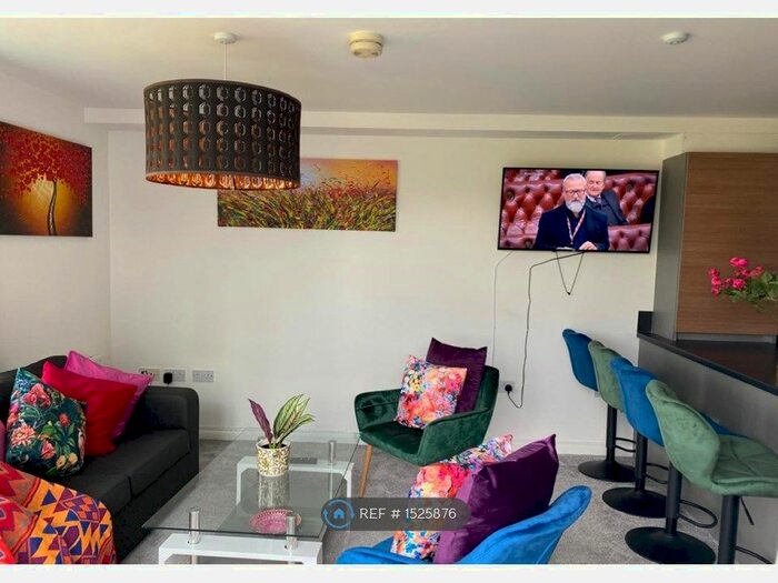 2 Bedroom Flat To Rent In Maltings Close, Cambridge, CB5