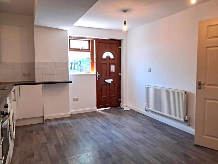 2 Bedroom Flat To Rent In Green Street, EN3
