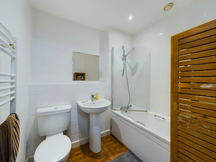 2 Bedroom Flat For Sale In Champion House, Charlton, SE7