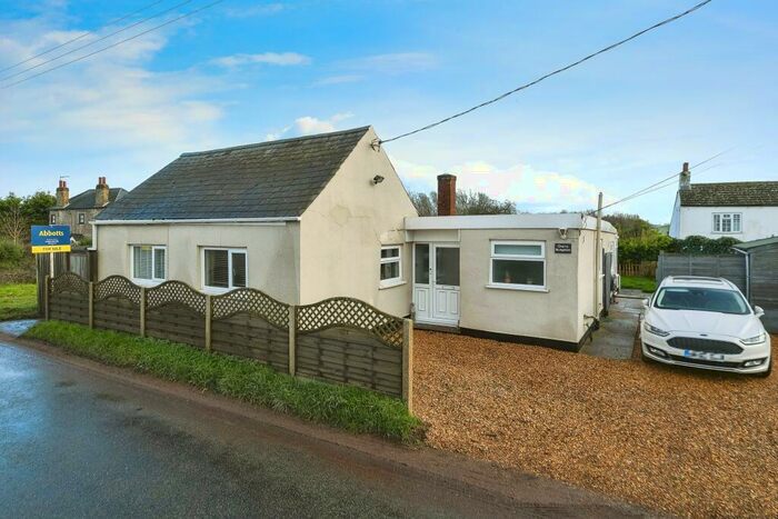 3 Bedroom Bungalow For Sale In West Head Road, Stow Bridge, King's Lynn, Norfolk, PE34