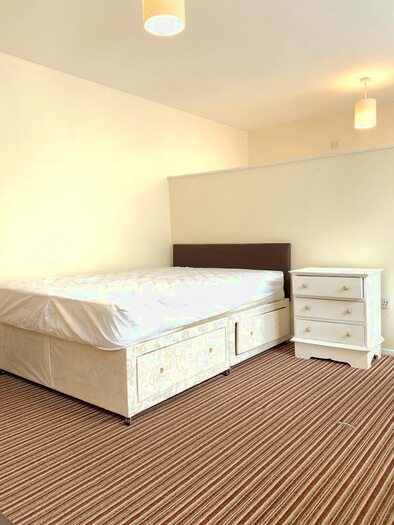 1 Bedroom Flat To Rent In Leinster Garden, Bayswater, London, W2