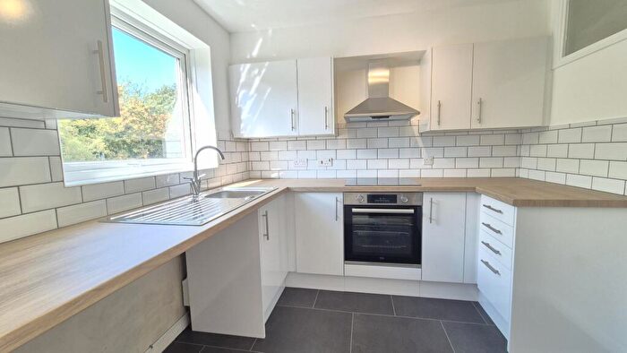 2 Bedroom Flat To Rent In Duchess Court, The Mall, LU5