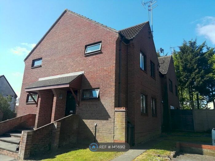 Studio To Rent In Cleveland Close, Highwoods, Colchester, CO4