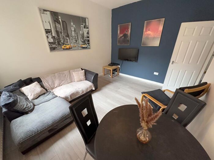 4 Bedroom Terraced House To Rent In Ridley Road, L6