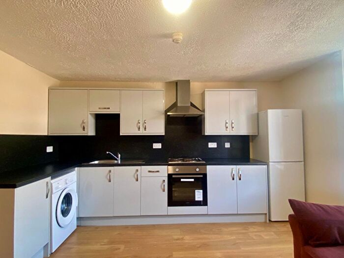 3 Bedroom Flat To Rent In Peddie Street, Dundee, (Off Hawkhill), DD1