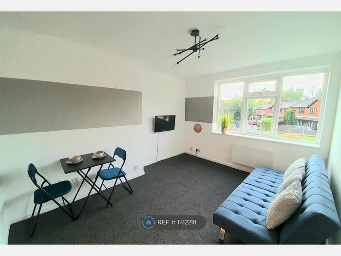 2 Bedroom Flat To Rent In Minster Court, Liverpool, L7