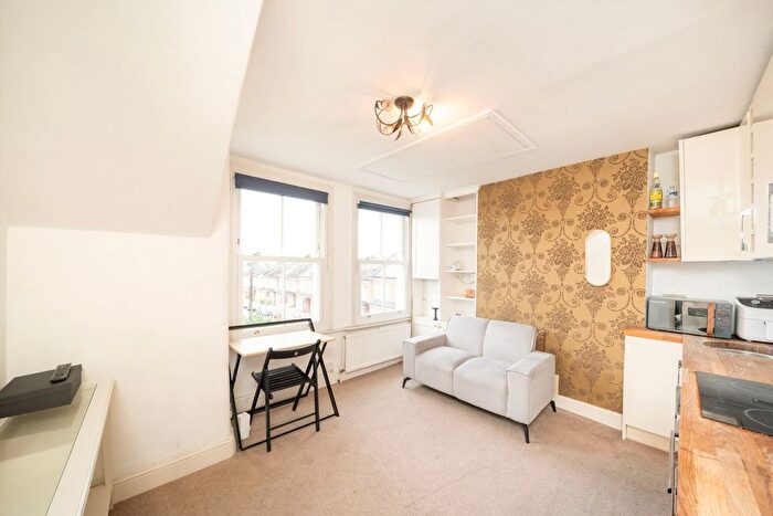 1 Bedroom Flat To Rent In Romberg Road, London, SW17