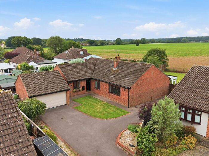 4 Bedroom Detached Bungalow For Sale In Little Henleys - Hunsdon - Chain Free, SG12