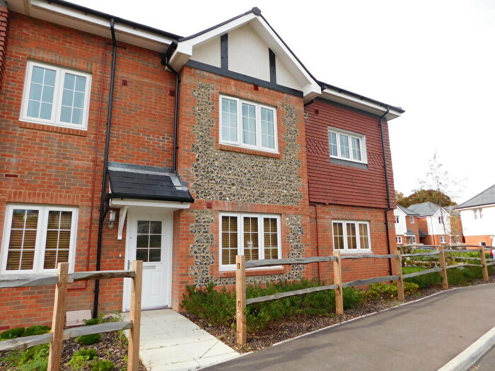 2 Bedroom Flat To Rent In Oak Leaf Way, Horndean, PO8