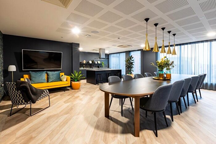 1 Bedroom Flat To Rent In Thames Quarter, Reading, RG1