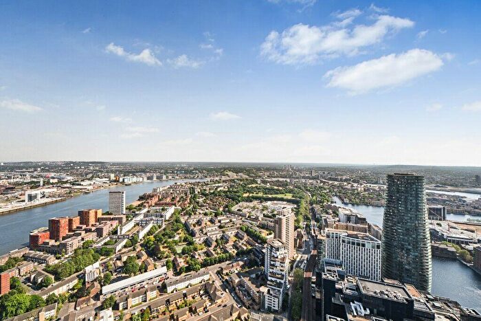 2 Bedroom Flat To Rent In Amory Tower London, E14