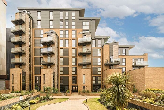 1 Bedroom Flat For Sale In Baltic Avenue, Brentford, TW8