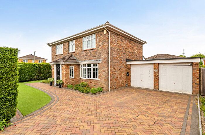 4 Bedroom Detached House For Sale In Homesteads Road, Basingstoke, Hampshire, RG22
