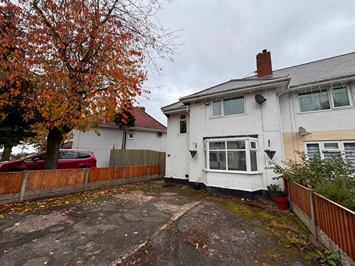 5 Bedroom Semi-Detached House To Rent In Buckley Road, Penn, Wolverhampton, WV4