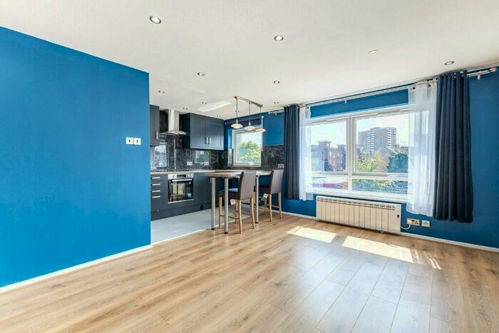 1 Bedroom Flat To Rent In Regent Square, Bow, London, E3