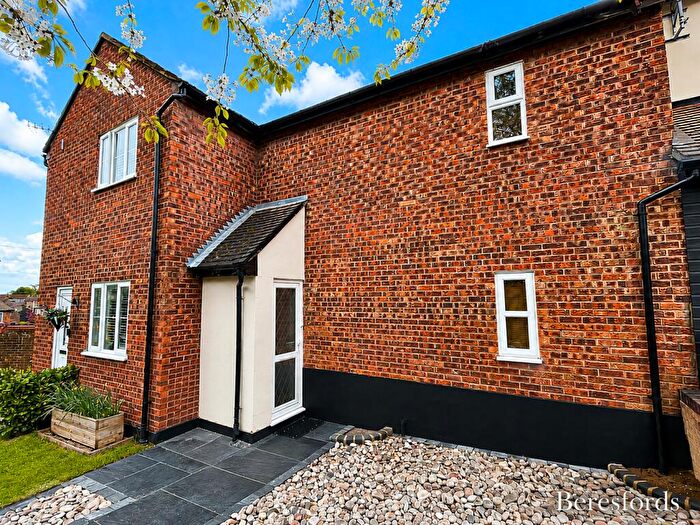 1 Bedroom Terraced House To Rent In Grosvenor Gardens, CM12
