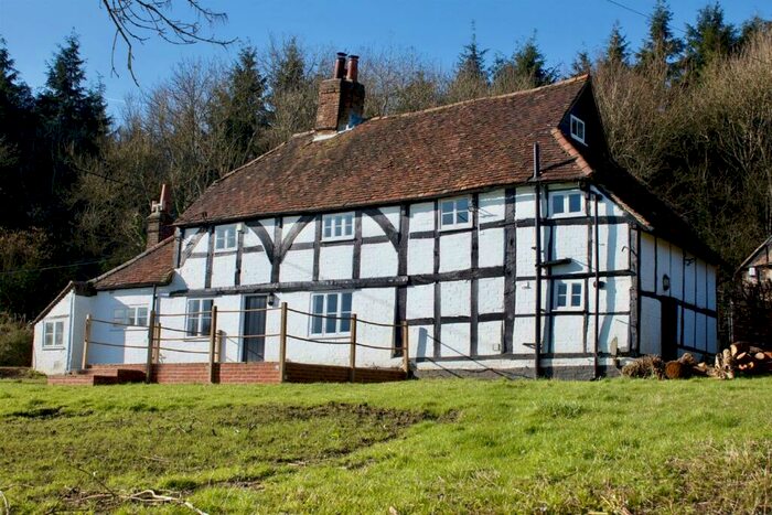 4 Bedroom Detached House To Rent In Mid Holmwood, Dorking, RH5