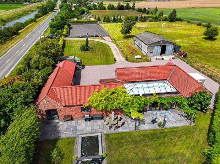 4 Bedroom Equestrian Property For Sale In Boston Road, Cowbridge, PE22