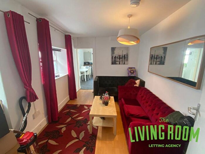 5 Bedroom House To Rent In Nicholl Street, Swansea, SA1