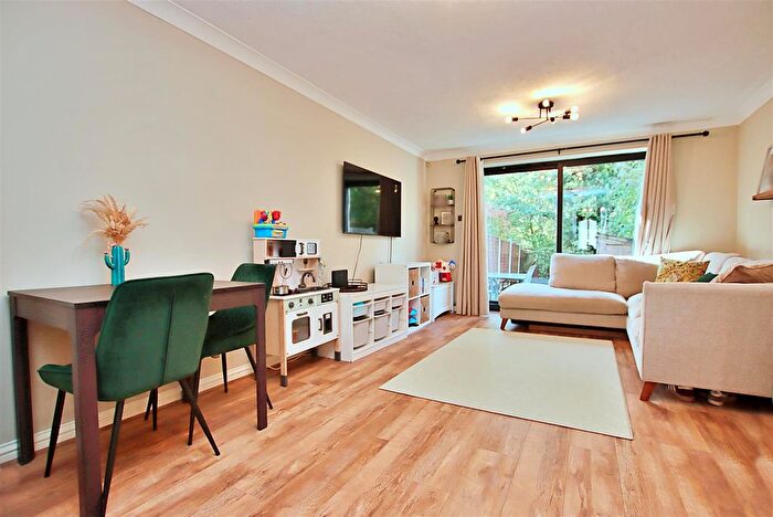 2 Bedroom Property For Sale In Oberon Close, Borehamwood, WD6