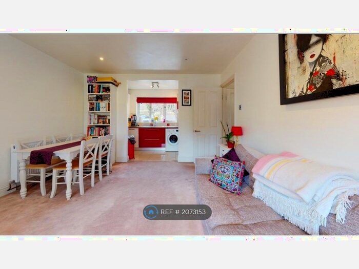 1 Bedroom Flat To Rent In Bury Green, Hemel Hempstead, HP1