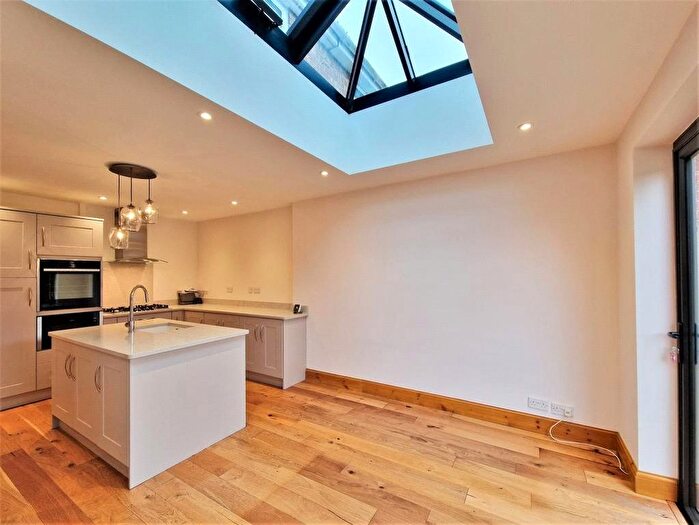 3 Bedroom Semi-Detached House To Rent In Windermere Road, Reading, Berkshire, RG2