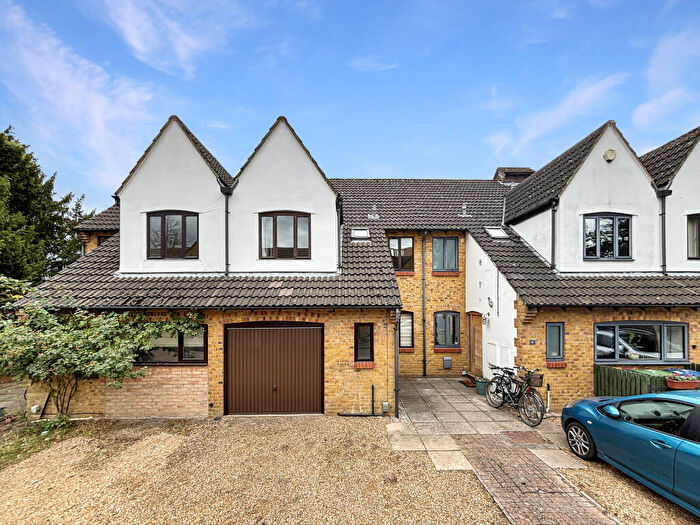 3 Bedroom Terraced House For Sale In Elsworth Place, Cambridge, CB2