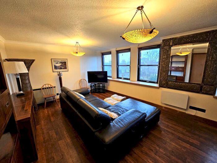 2 Bedroom Flat To Rent In Dee Street, City Centre, Aberdeen, AB11