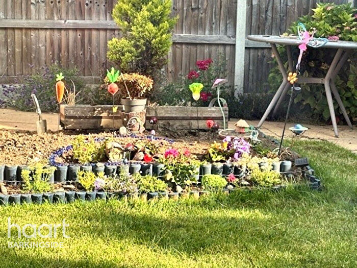 3 Bedroom End Of Terrace House For Sale In Maple Drive, Chigwell, IG7