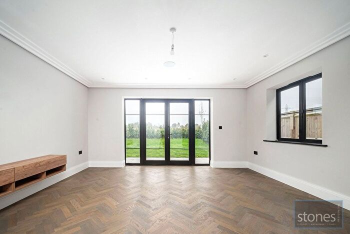 3 Bedroom Detached House To Rent In Little Hays, Borehamwood, Hertfordshire, WD6