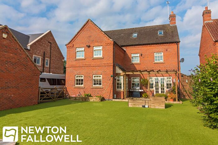 5 Bedroom Detached House For Sale In Great North Road, Barnby Moor, DN22