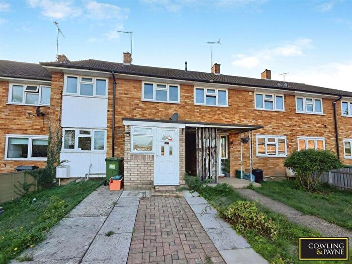 3 Bedroom House To Rent In Curling Walk, Basildon, SS14