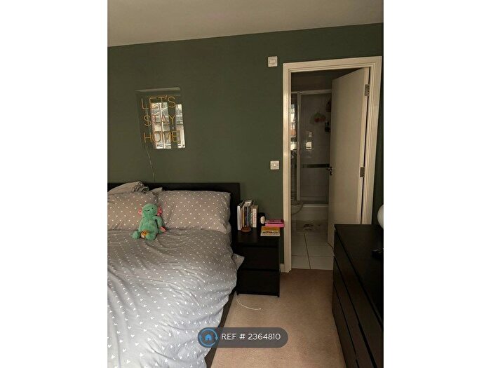 2 Bedroom Flat To Rent In Eden Grove, London, N7