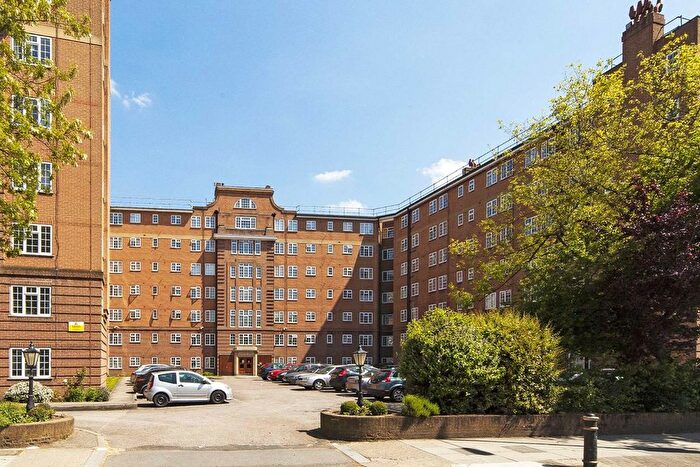 3 Bedroom Flat To Rent In Goldhawk Road, London, W6