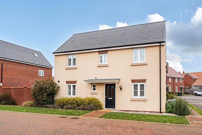 3 Bedroom Detached House For Sale In Sutherland Lane, Biddenham, Bedford, MK40