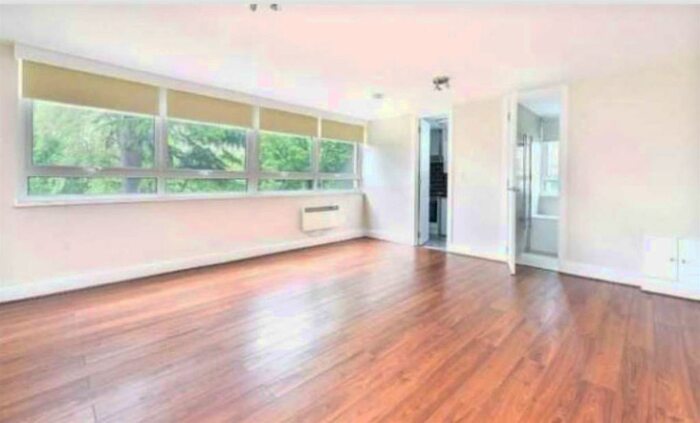 Flat To Rent In Hilltop House Hornsey Lane Highgate, N6