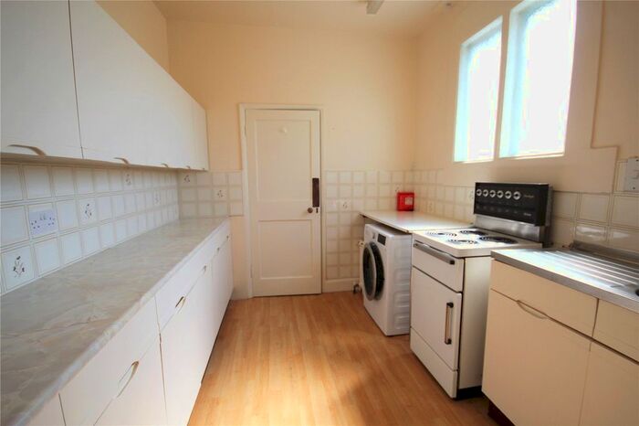 1 Bedroom Flat To Rent In Church Hill, Hurst, Reading, Berkshire, RG10