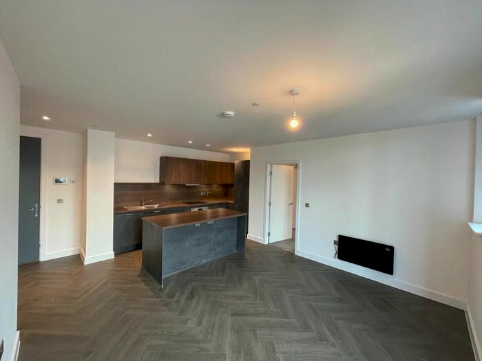 3 Bedroom Flat To Rent In Gooch Street North, Birmingham, B5