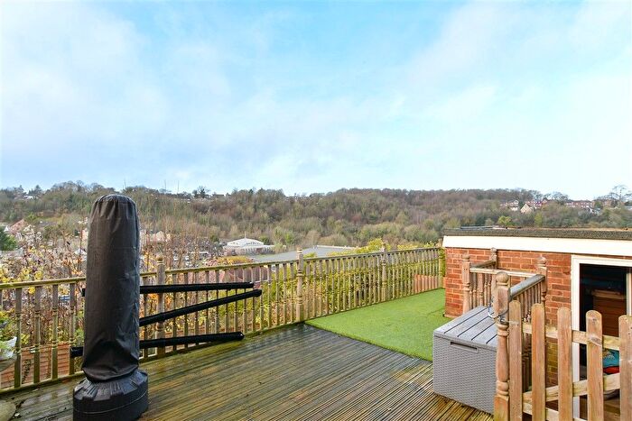 3 Bedroom Semi-detached House For Sale In Rush Close, Walderslade, Chatham, Kent, ME5