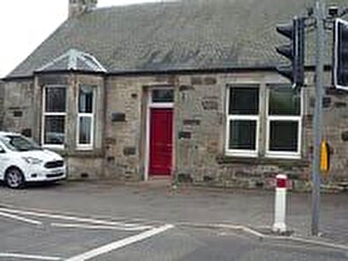 2 Bedroom Bungalow To Rent In Main Street, Cairneyhill, KY12