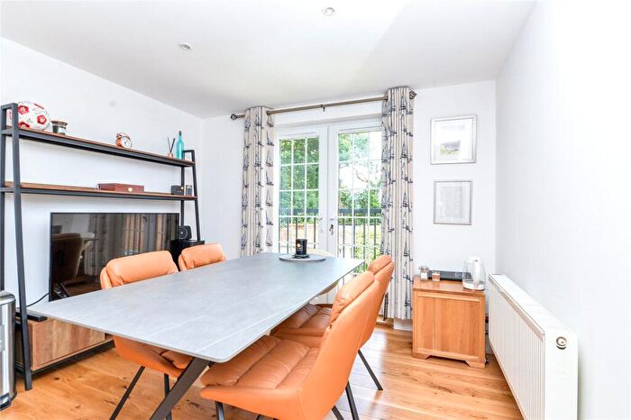 1 Bedroom Apartment For Sale In The Art House, Milford Road, Pennington, Hampshire, SO41