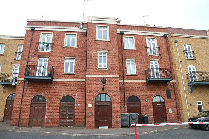 1 Bedroom Flat To Rent In Main Street, Dickens Heath, Shirley, Solihull, B90