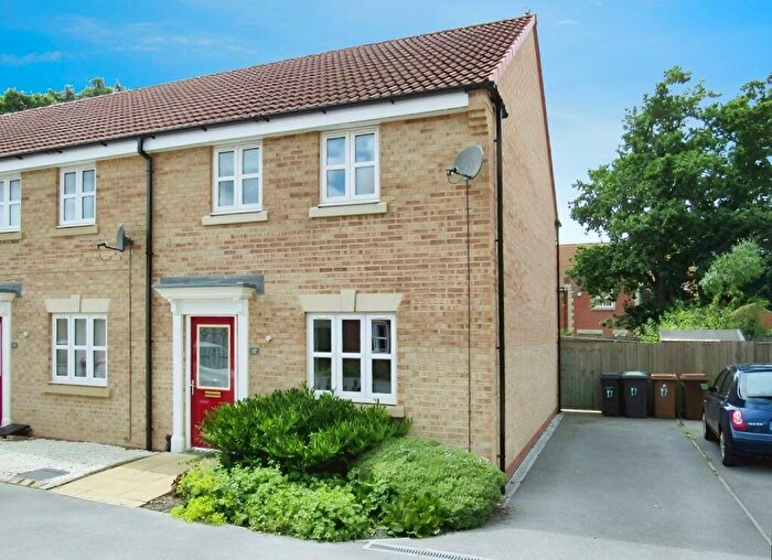 3 Bedroom End Of Terrace House To Rent In Lucius Close, North Hykeham, LN6