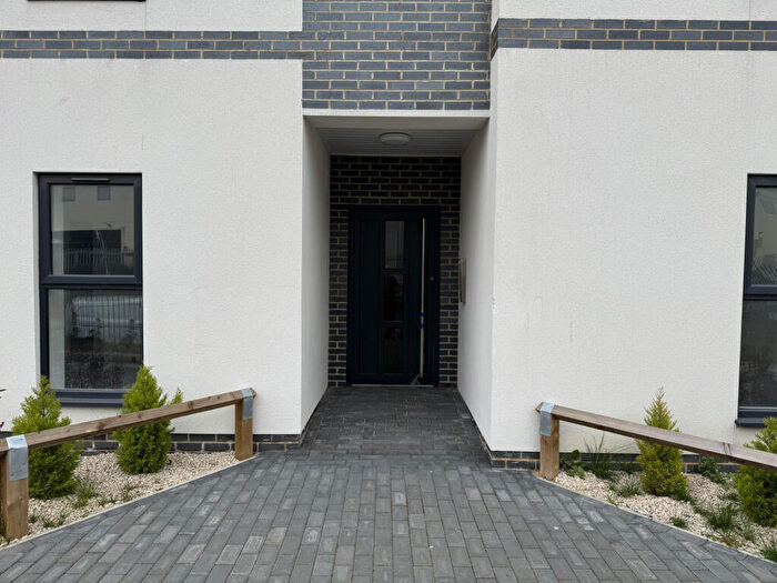 2 Bedroom Apartment To Rent In Garsington Road, Oxford, Oxfordshire, OX4