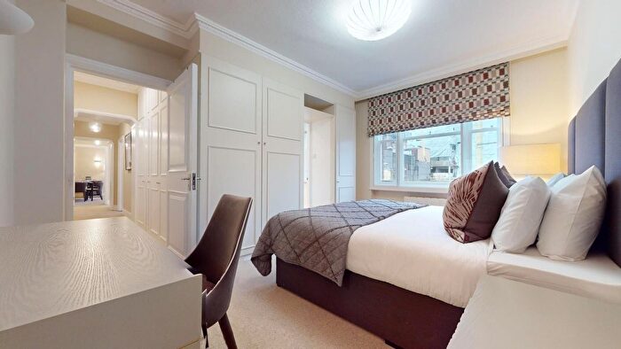 2 Bedroom Flat To Rent In Hill Street, Mayfair, W1J