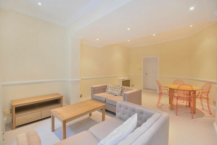 2 Bedroom Flat To Rent In St. Andrew's Hill, London, EC4V