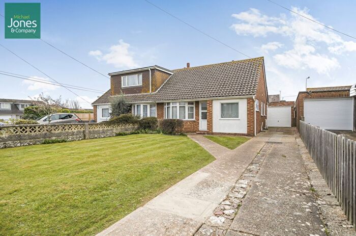 2 Bedroom Bungalow To Rent In Silverdale Drive, Sompting, Lancing, West Sussex, BN15