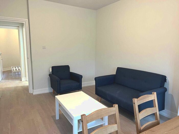 2 Bedroom Flat To Rent In Richmond Way, Shepherds Bush, W12