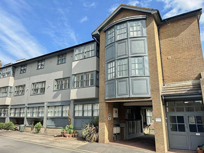 2 Bedroom Flat To Rent In Roebuck Street, Hastings, TN34